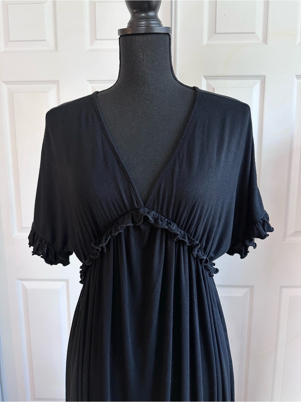 Beeson River Black Jersey Knit Maxi Dress w/ Ruffle Details - Picture 3 of 6